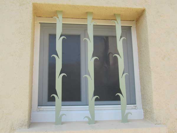 Moustiquaire fenêtre avec grille par menuiserie du littoral montpellier