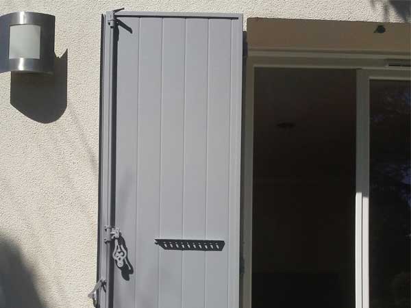 Volet battant aluminium pour porte fenêtre