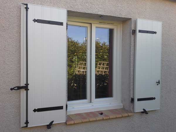 volet battant alu pvc blanc